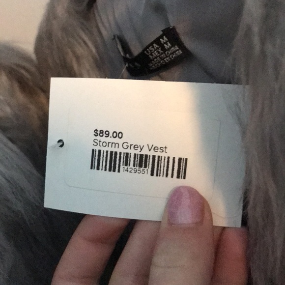 Faux fur vest - Picture 2 of 2